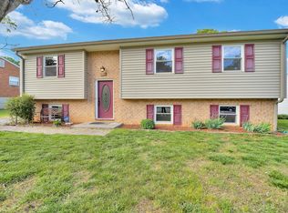 2633 Puckett Cir, Salem, VA