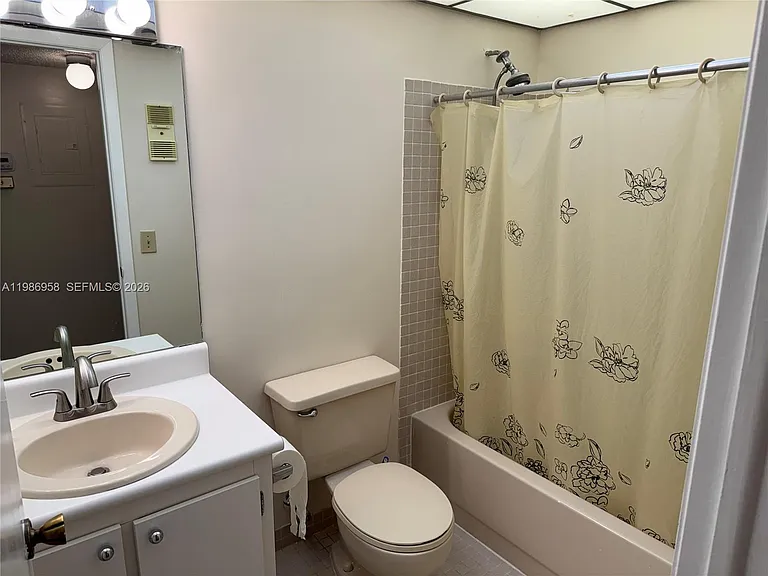 10419 E Clairmont Cir #205 — Photo 12