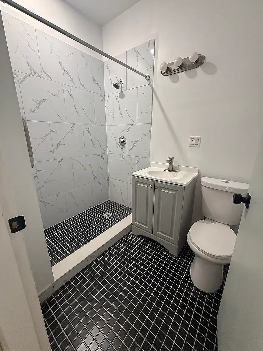 4 bed, 2.5 bath, 1250 sqft, $2,500 — Photo 4