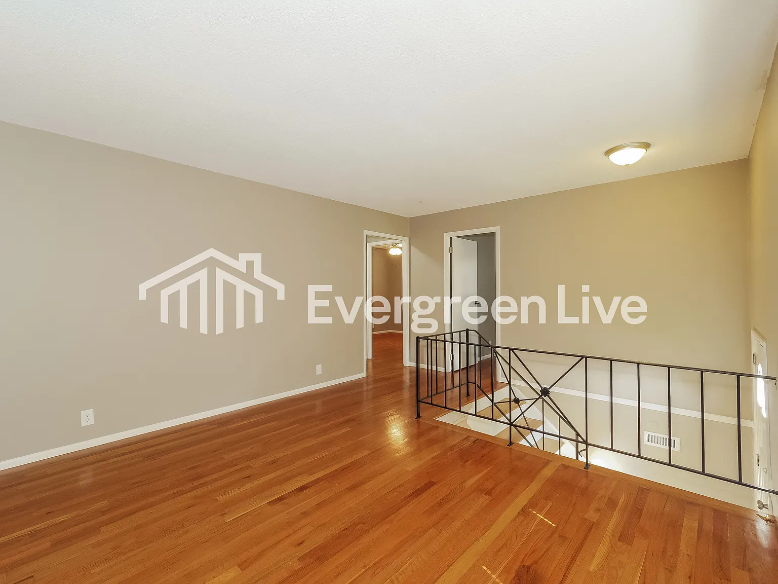 3 bed, 1.0 bath, 1450 sqft, $1,395 — Photo 3