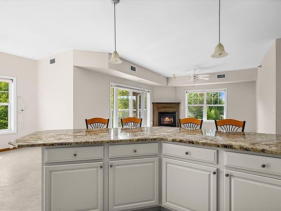 3rd image of 4042 Haines Rd #305