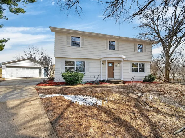 1611 66th St, Windsor Heights, IA 50324