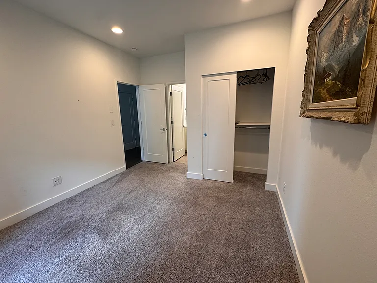 12466 NE 10th Ln — Photo 18