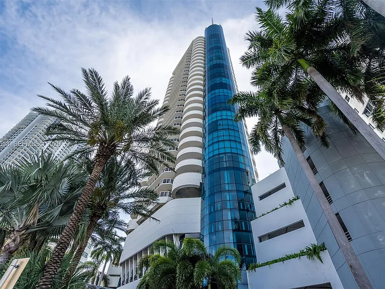 6301 Collins Ave #1207 — Photo 25