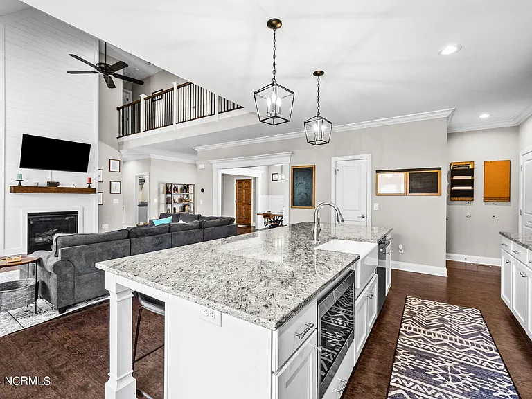 182 Lakeview Dr — Photo 24