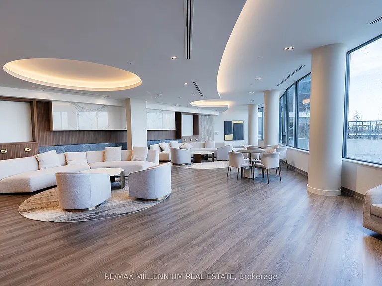 5105 Hurontario St #Penthouse 6 — Photo 4