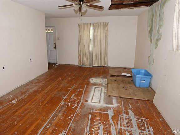 4th image of 3551 Saint Christopher Ln