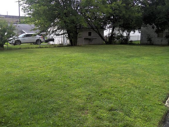 2nd image of 33 John St