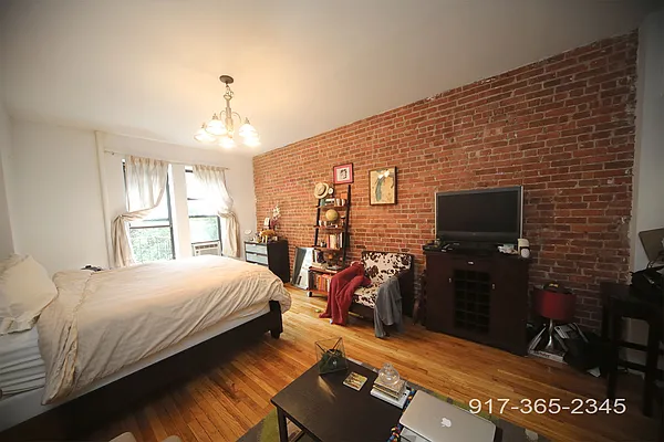 Rented by Metropolitan Realty | media 10