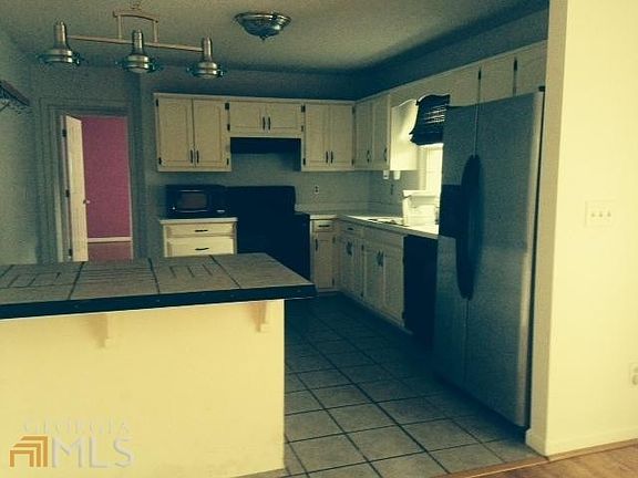4th image of 4272 Pine Manor Dr