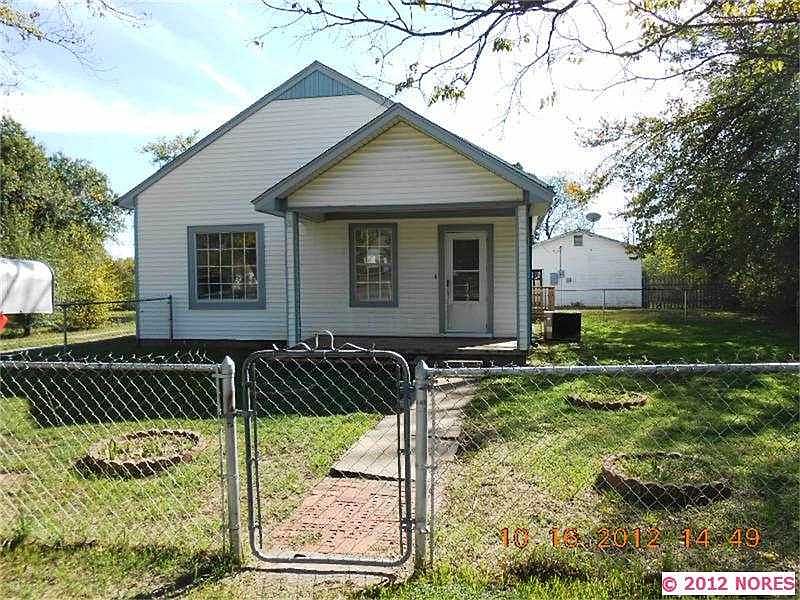 1st image of 3004 W 51st St