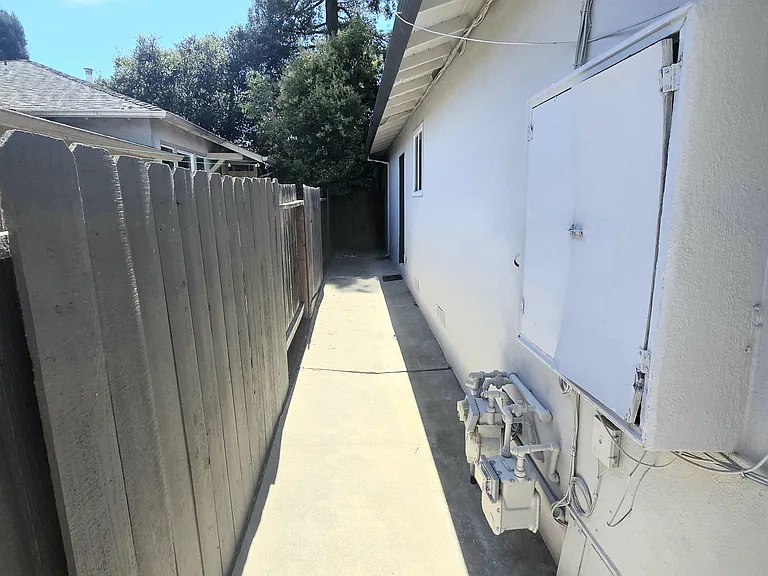 910 Academy Ave #910 — Photo 17