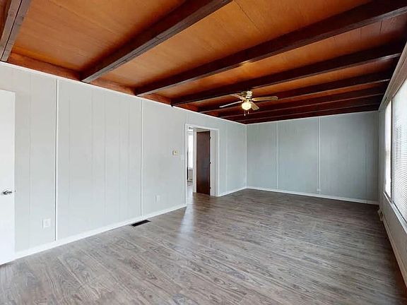 2nd image of 4001 Prairie Ave #3