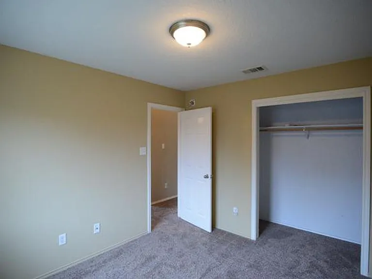 2810 Bastion Loop — Photo 15
