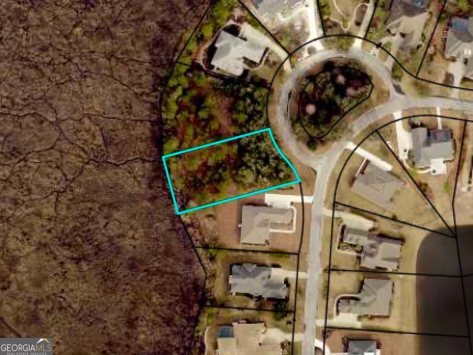 1st image of 210 Live Oak Cir