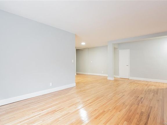 2nd image of 325 Main St APT 2D