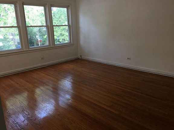 3rd image of 5443 N California Ave #1