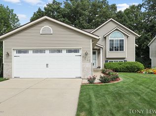 5012 Breezefield Dr SE, Kentwood, MI