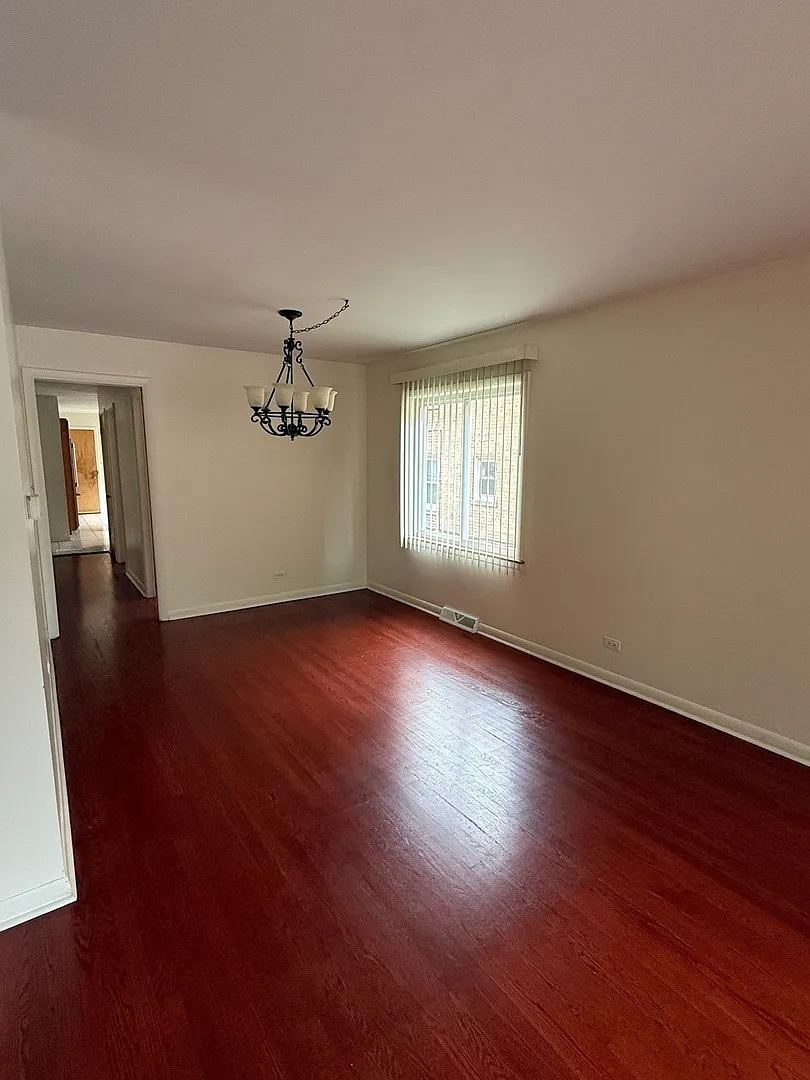 3 bed, 1.5 bath, 2000 sqft, $2,400 — Photo 2