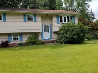 1 Brookhill Dr, West Nyack, NY 10994