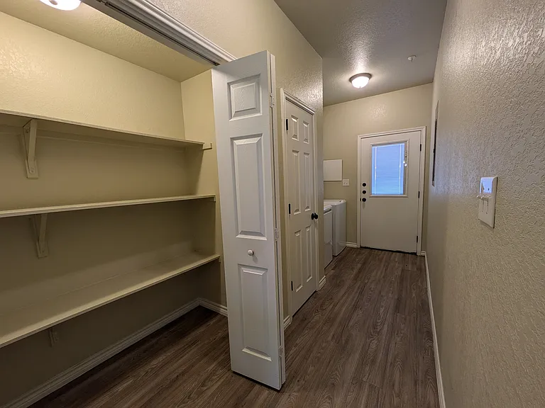 1070 E Cedar St #B — Photo 7