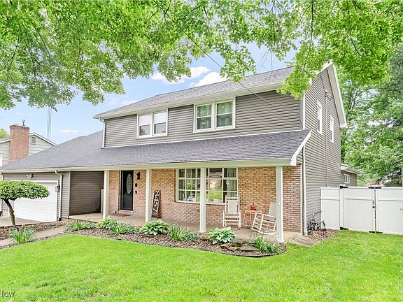 3rd image of 8457 Deer Creek Ln NE