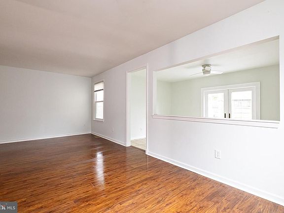 4th image of 61 Oak Forest Dr