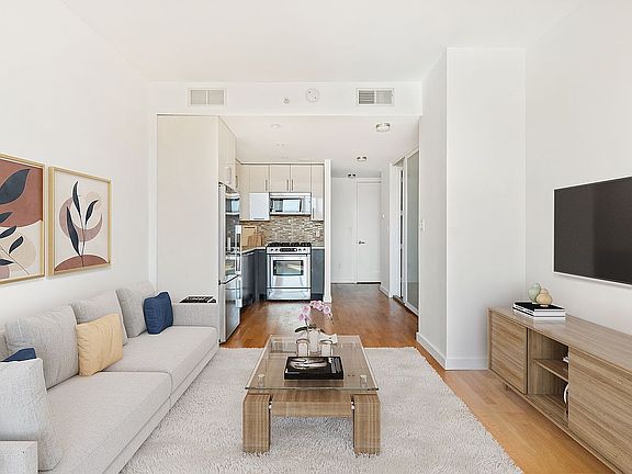 5th image of 500 4th Ave APT 8G