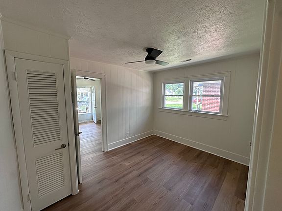 5th image of 812 Brookline Ave #812
