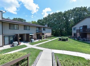 77 Woodhills Bay Rd, Fox Lake, IL 60020