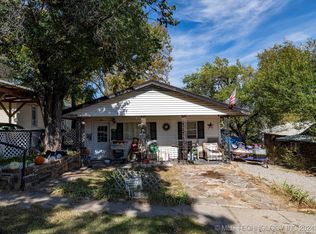 904 W Maple Ave, Barnsdall, OK 74002