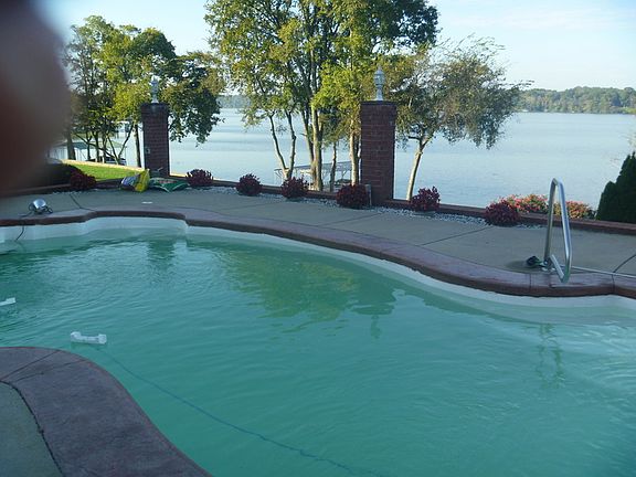 Pool overlooking Old Hickory Lake