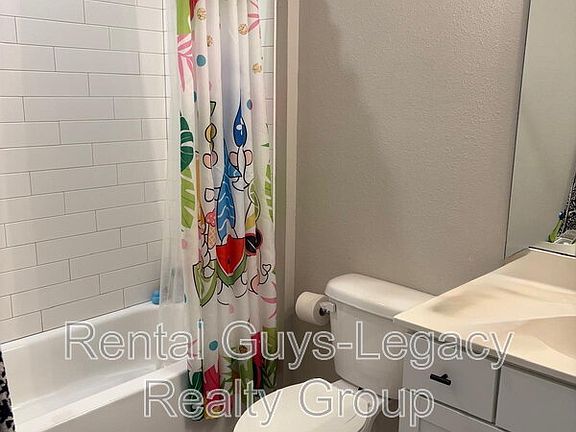 5th image of 105 Wilgrove Pl
