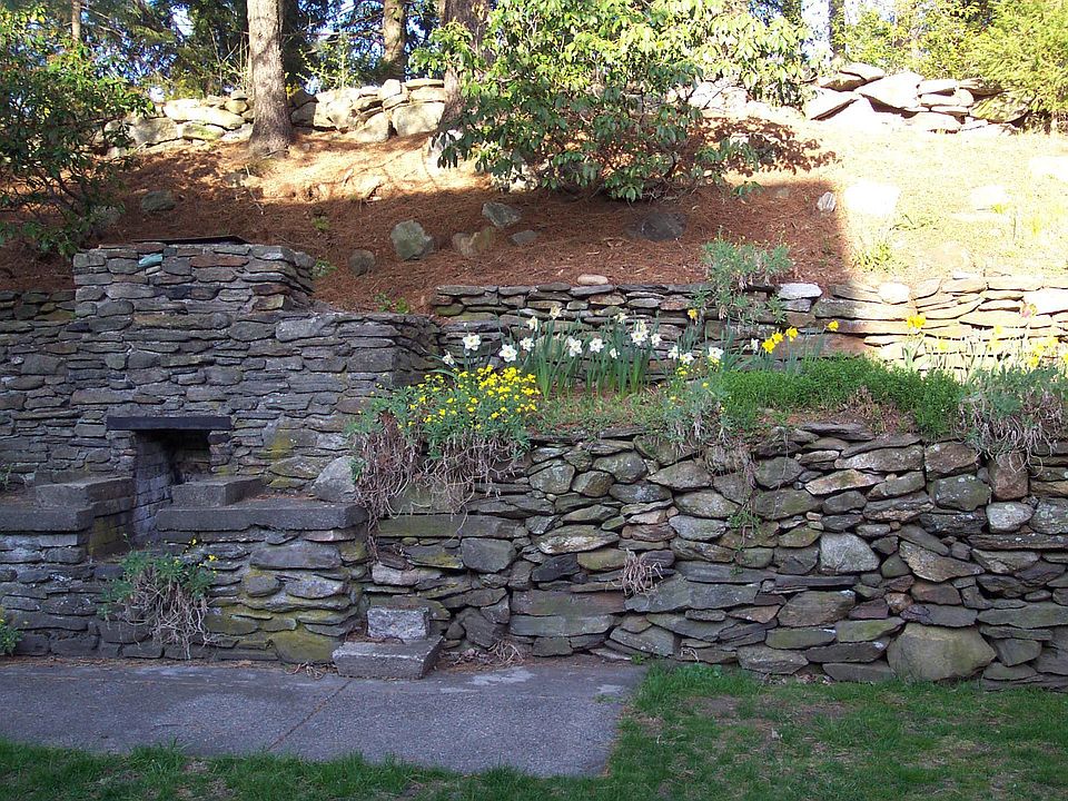 2nd image of 4 Ireta Rd