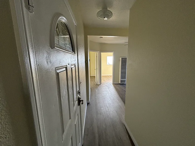 9415 S San Pedro St — Photo 4