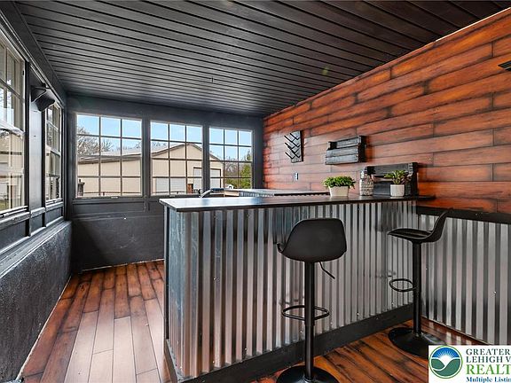 5th image of 2492 Schlegel Rd