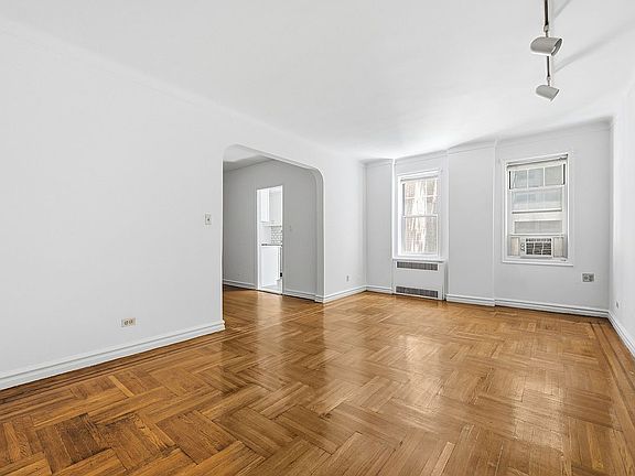 2nd image of 601 E 19th St APT 4M