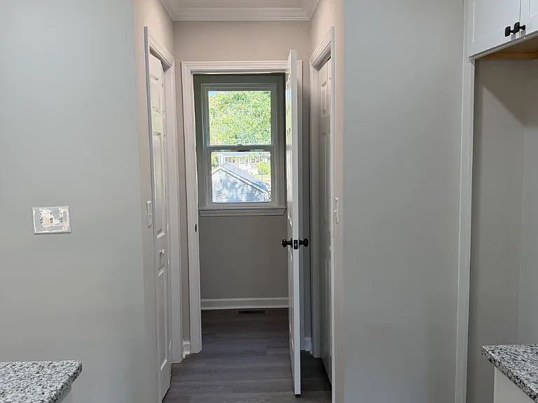 2036 Harrison Ave — Photo 8