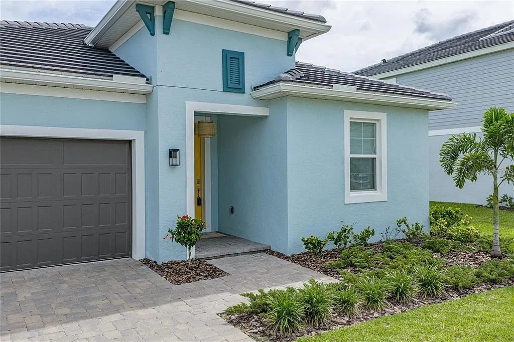 3 bed, 2.0 bath, 1701 sqft, $2,400 — Photo 3
