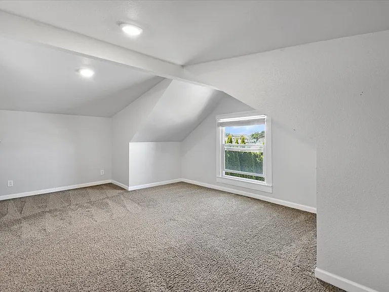 1511 McDougall Ave — Photo 16