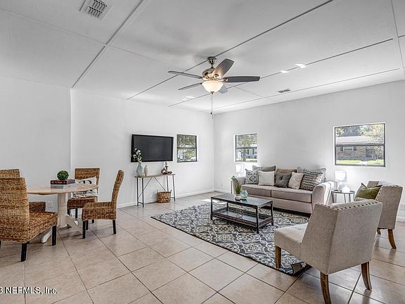 3rd image of 6939 MAGDELENA Drive