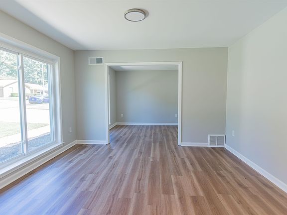 5th image of 5635 Montpelier Dr