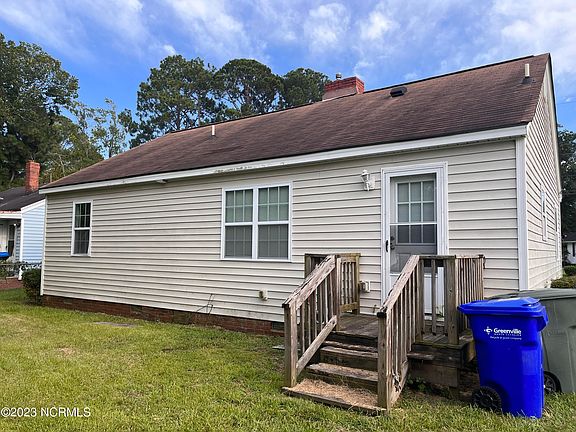 3rd image of 2118 N Village Drive