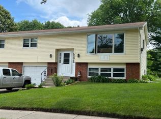 512 Knightsbridge Rd, Waunakee, WI 53597