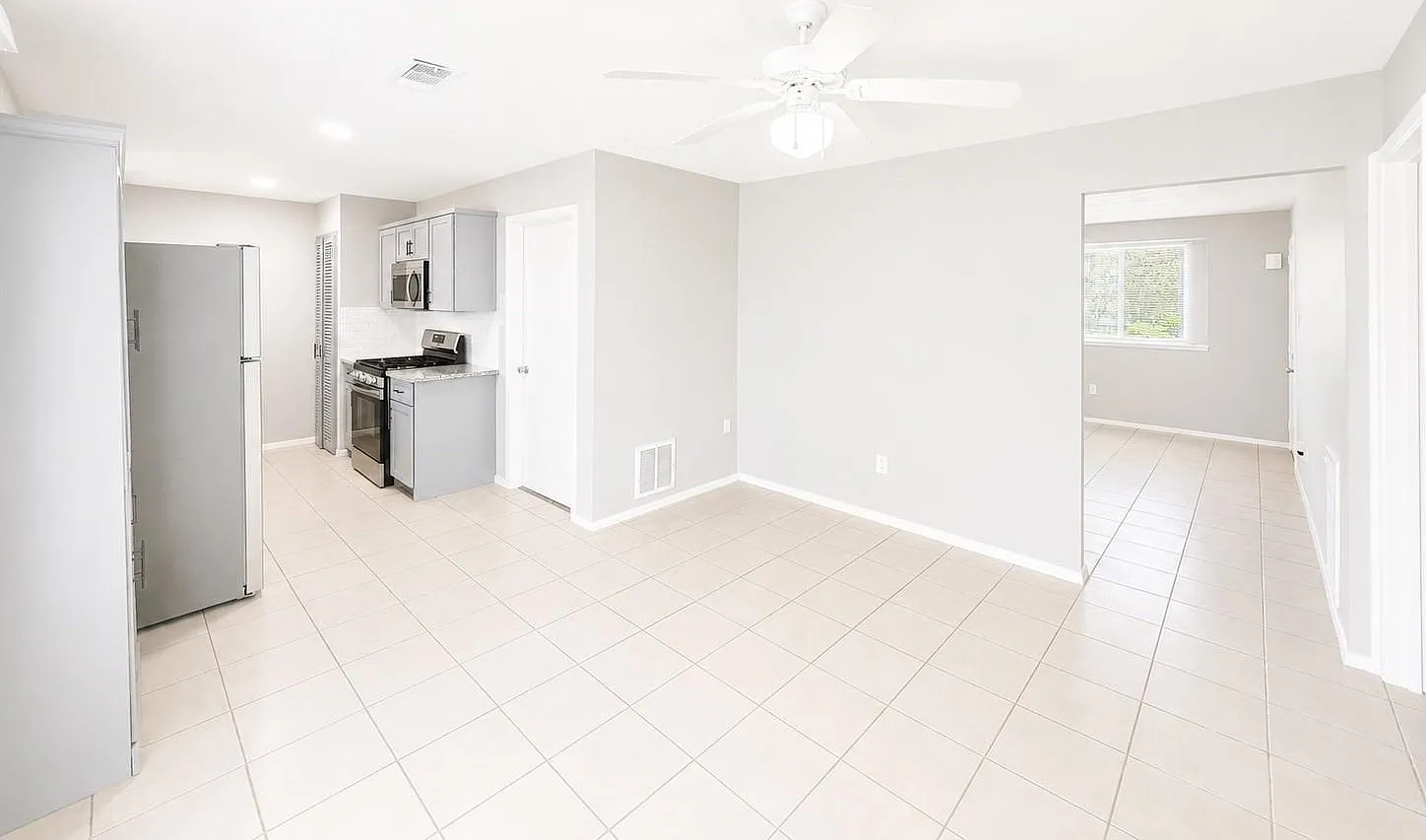 3 bed, 1.5 bath, 1082 sqft, $1,700 — Photo 3