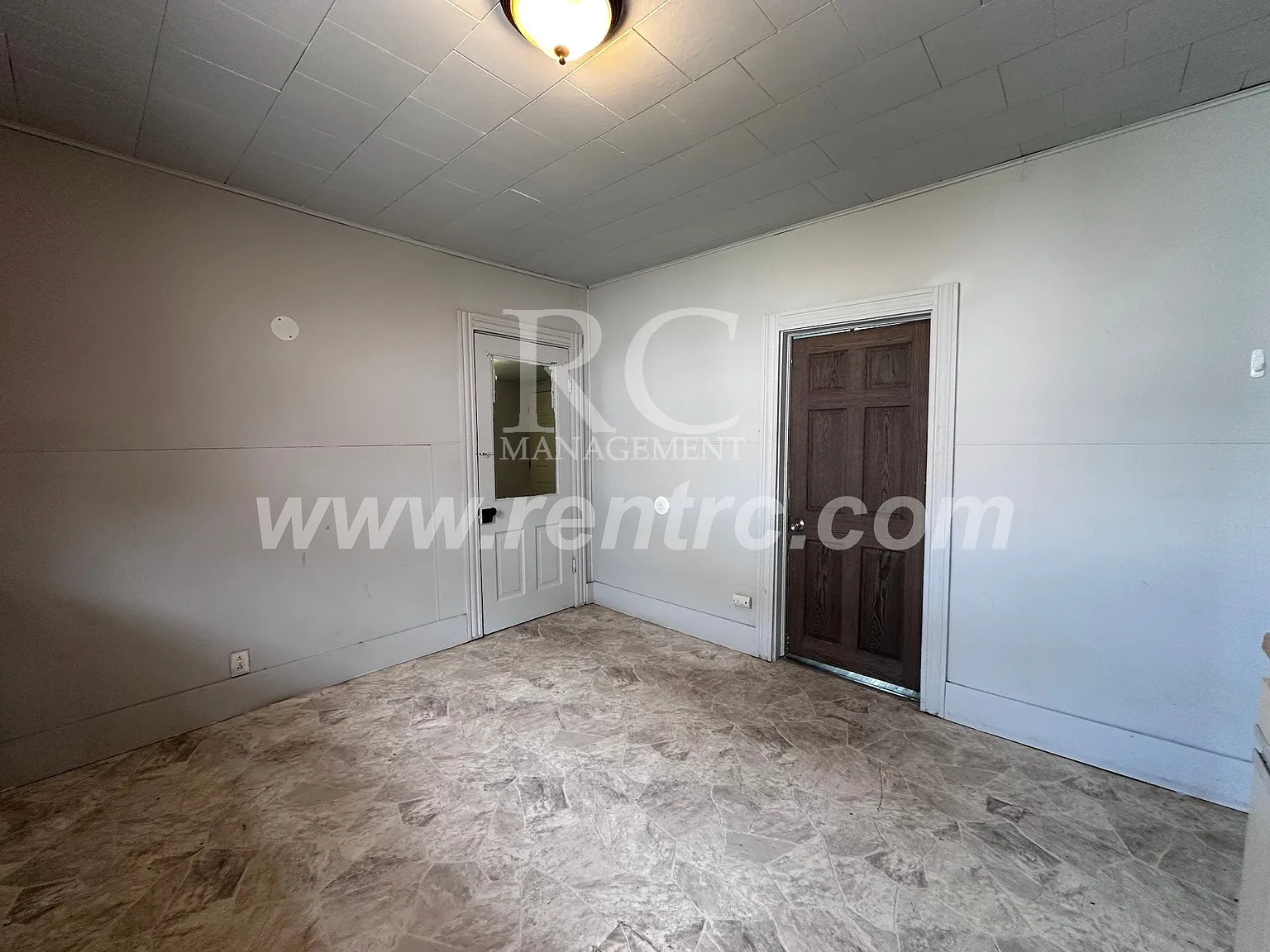 3 bed, 1300 sqft, $875 — Photo 3