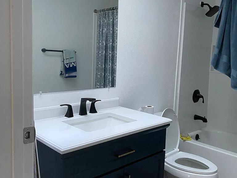 2198 Victoria Ave — Photo 7