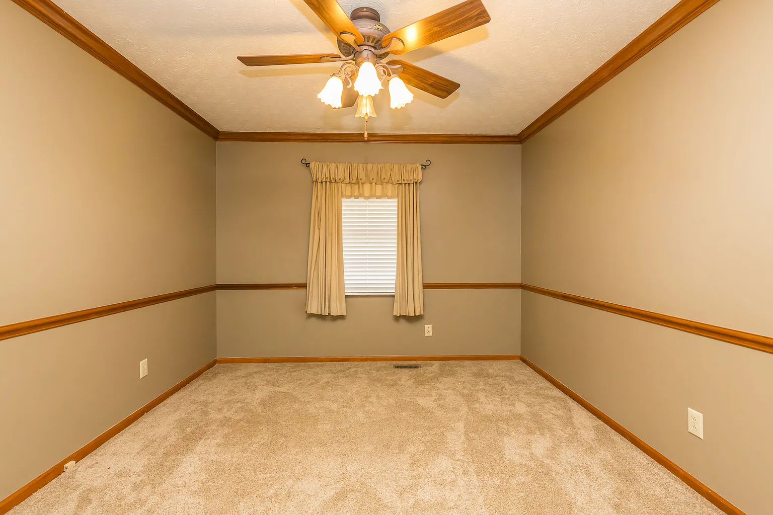 5476 Taylor Lane Ave photo 1
