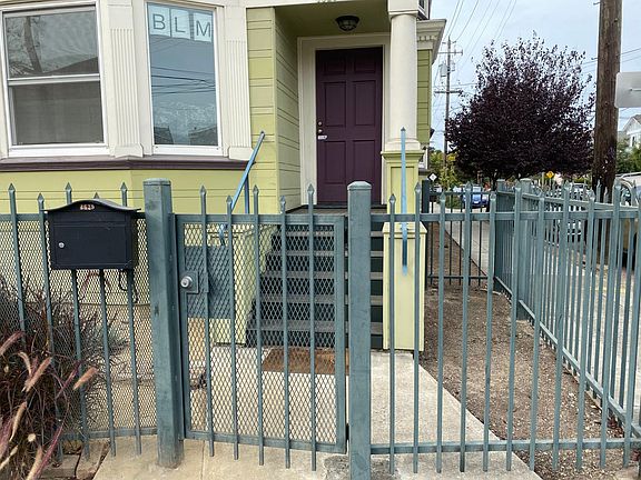 Private front outside area