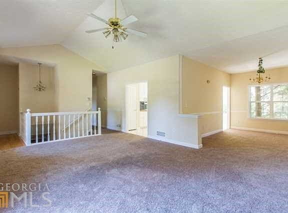OPEN FLOORPLAN - PERFECT FOR ENTERTAINING